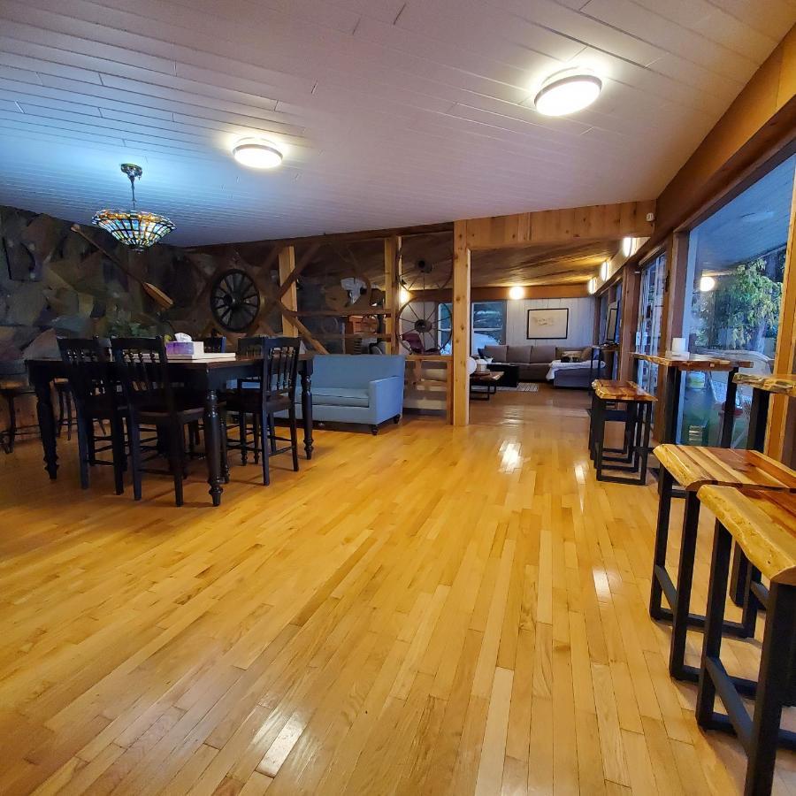 Vila Royal Harrison Retreat Harrison Hot Springs Exteriér fotografie